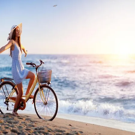 Apartment Right By The Sea,