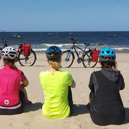 Right By The Sea, Apartment